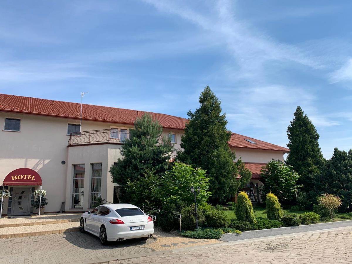 Orion Hotel Parczew Екстер'єр фото