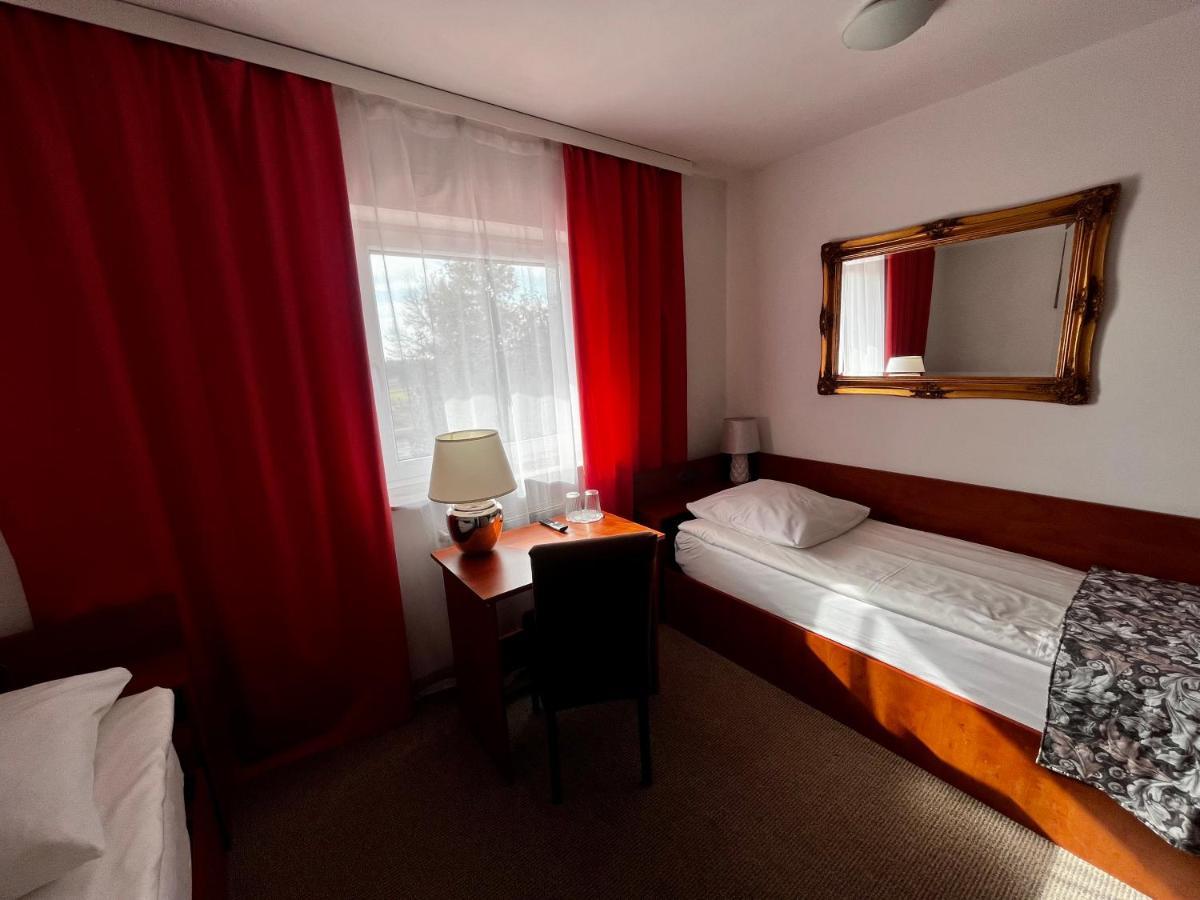 Orion Hotel Parczew Екстер'єр фото