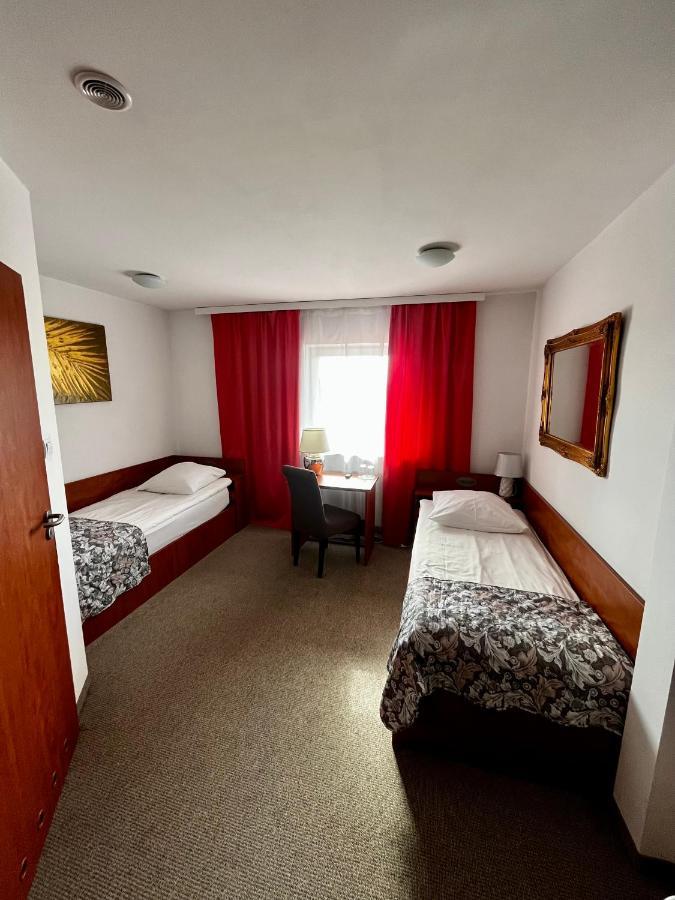 Orion Hotel Parczew Екстер'єр фото