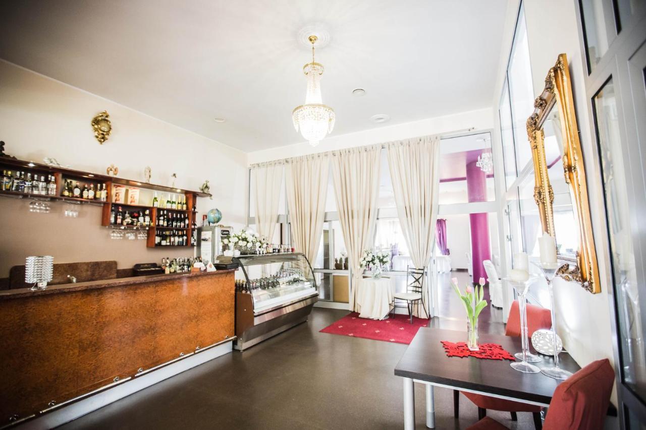 Orion Hotel Parczew Екстер'єр фото