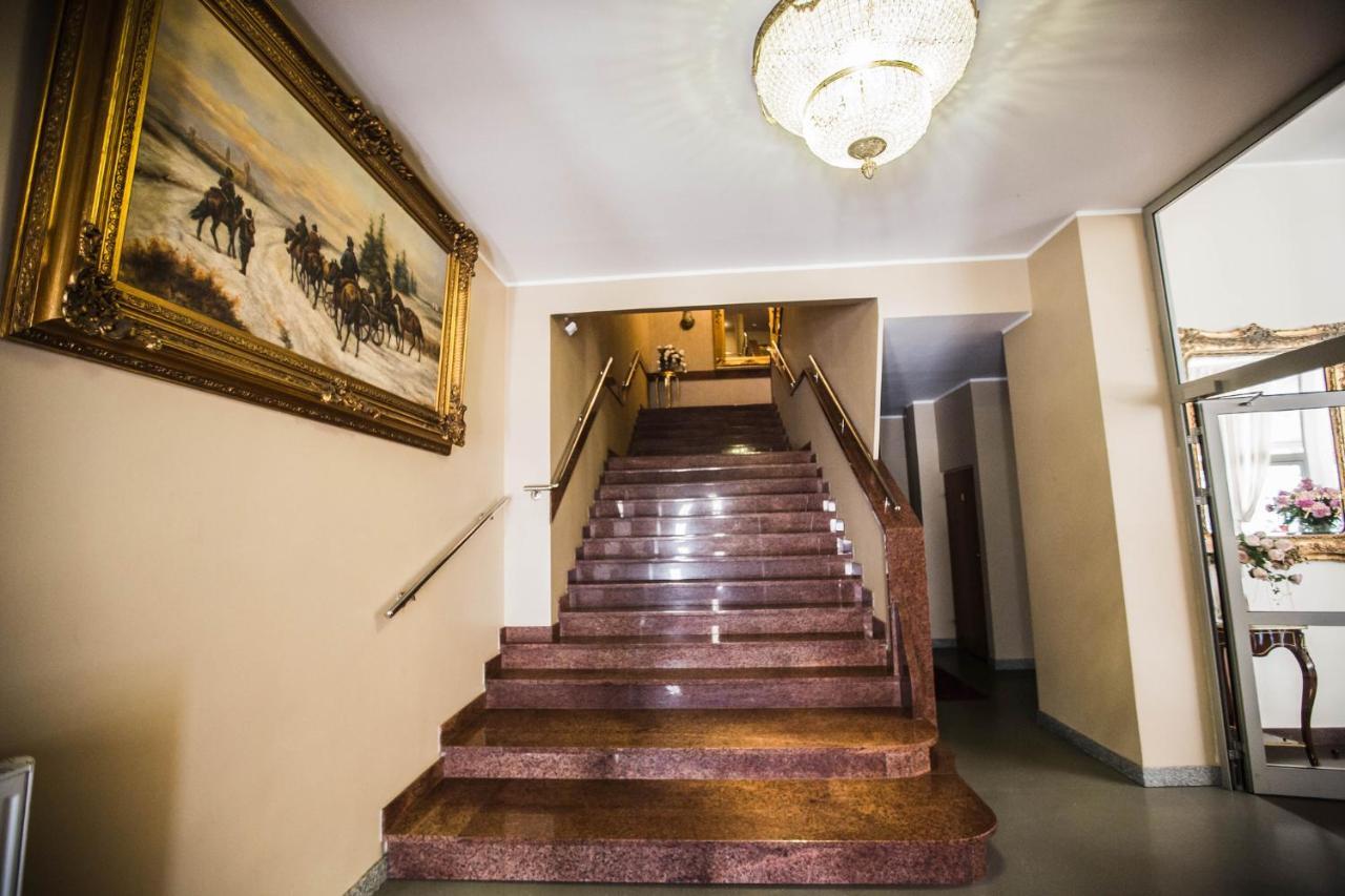 Orion Hotel Parczew Екстер'єр фото